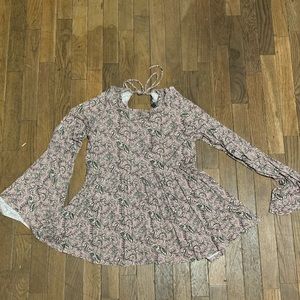 Baby pink blouse. Cut out shoulders and back. Womens size XL